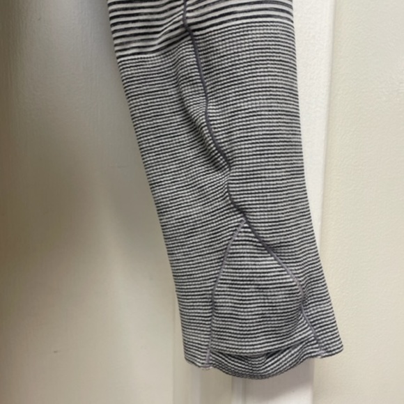 Lululemon Swiftly Tech Long Sleeve 2.0 Tempo Stripe EUC - Picture 8 of 11